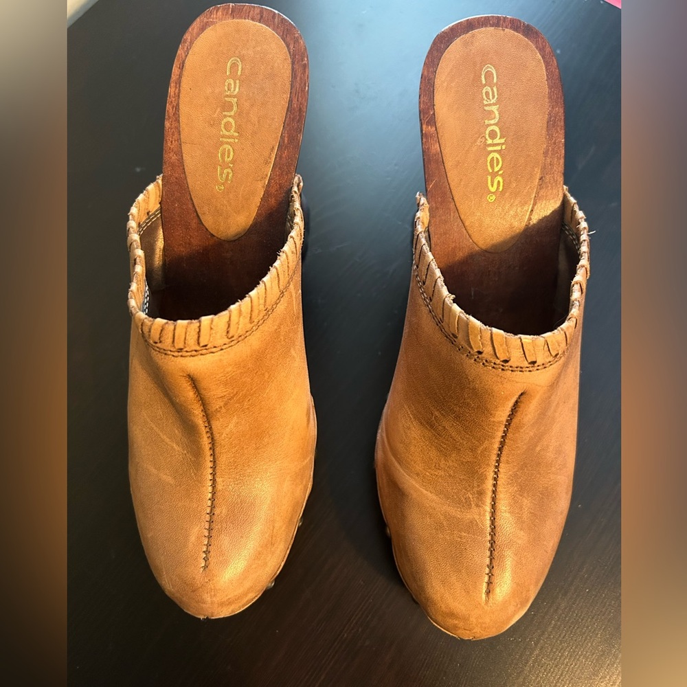 Candie’s Leather/wood heal Cloggs
